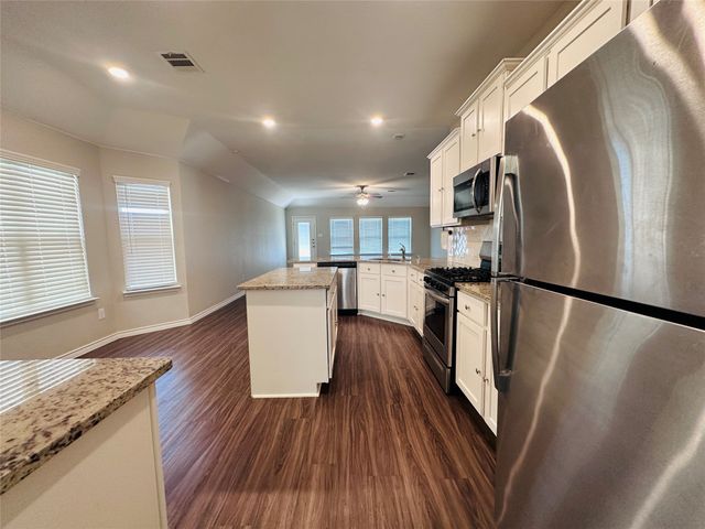 228 Mina Street, Red Oak, TX 75154