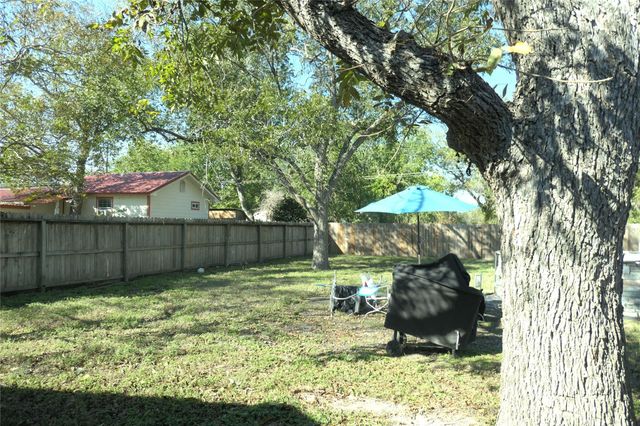 231 S Evie ST, Bartlett, TX 76511