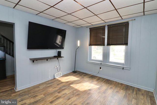 16 CEDAR ST, Marcus Hook, PA 19061