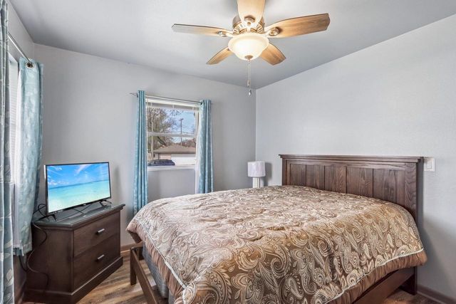 8221 W Carmen AVENUE, Milwaukee, WI 53218
