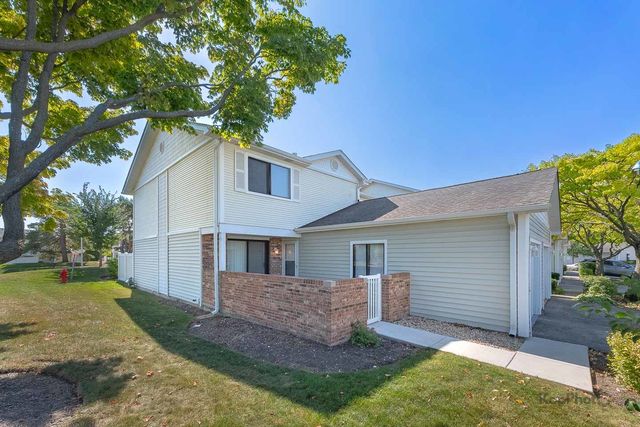 713 Mariner Point, Schaumburg, IL 60194