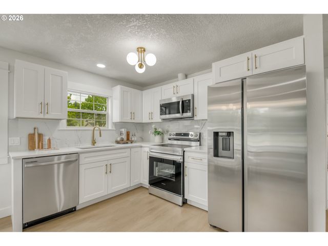 3016 Se 87TH Ave, Portland, OR 97266