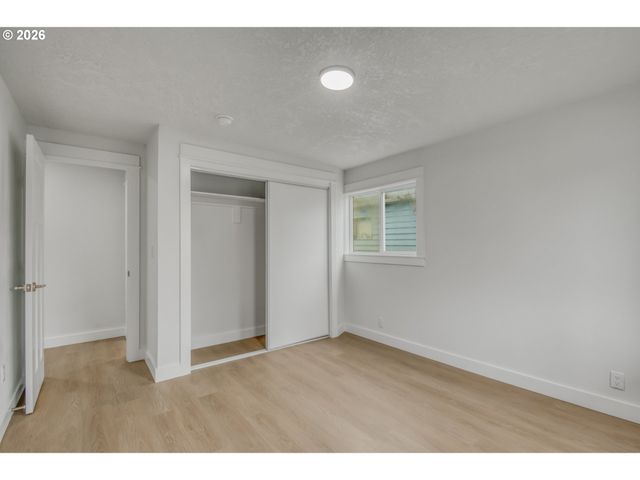 3016 Se 87TH Ave, Portland, OR 97266