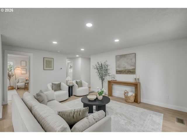 3016 Se 87TH Ave, Portland, OR 97266