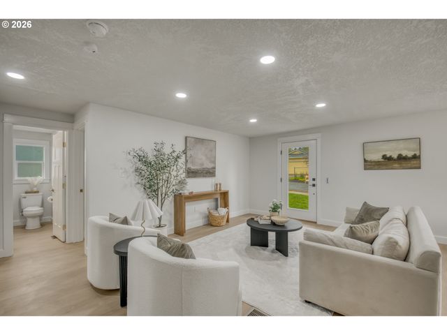 3016 Se 87TH Ave, Portland, OR 97266