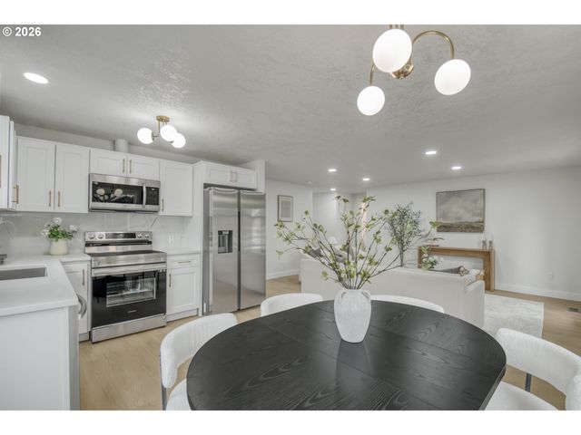 3016 Se 87TH Ave, Portland, OR 97266