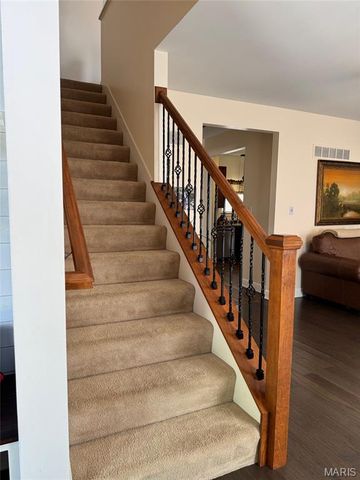 7196 Tournament Drive, St Louis, MO 63129
