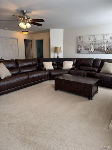 7196 Tournament Drive, St Louis, MO 63129