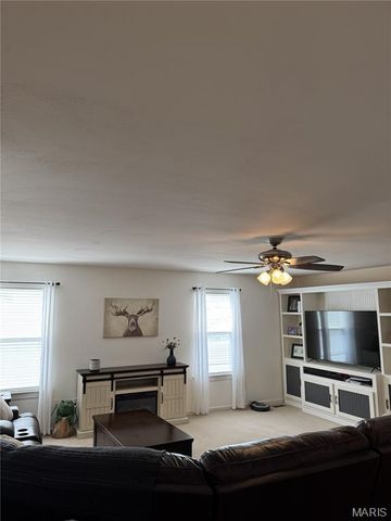 7196 Tournament Drive, St Louis, MO 63129
