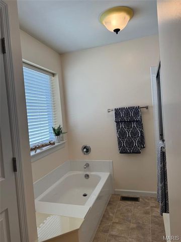 7196 Tournament Drive, St Louis, MO 63129