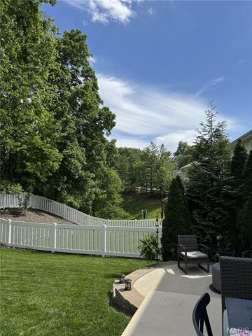 7196 Tournament Drive, St Louis, MO 63129