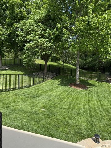 7196 Tournament Drive, St Louis, MO 63129