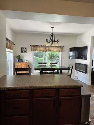 7196 Tournament Drive, St Louis, MO 63129
