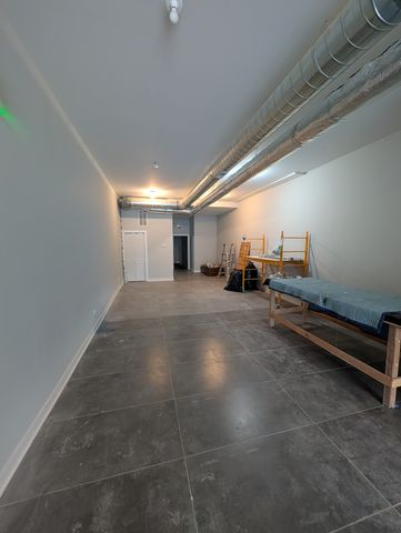 5422 W Belmont Avenue, Chicago, IL 60634