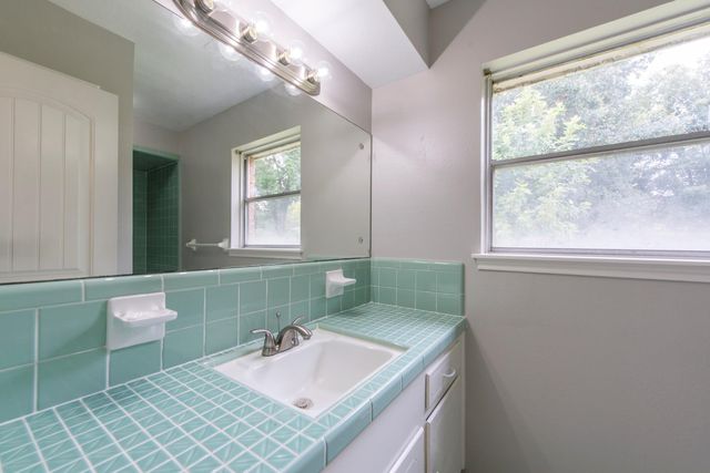 8003 Sharpview Drive, Houston, TX 77036