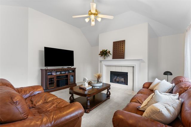 147 Linton Downs Place, The Woodlands, TX 77382