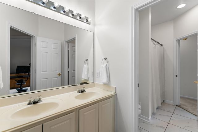 147 Linton Downs Place, The Woodlands, TX 77382