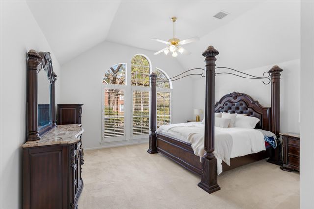 147 Linton Downs Place, The Woodlands, TX 77382