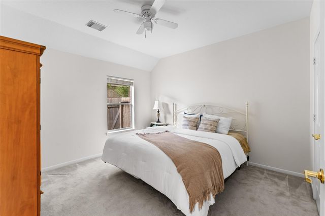 147 Linton Downs Place, The Woodlands, TX 77382