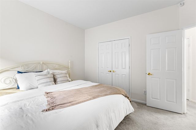 147 Linton Downs Place, The Woodlands, TX 77382