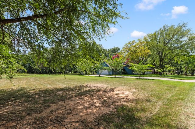 245 Shady Shores Drive, Mabank, TX 75156