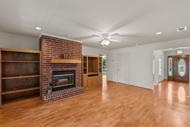 245 Shady Shores Drive, Mabank, TX 75156