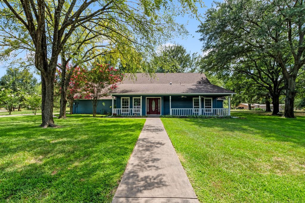 245 Shady Shores Drive, Mabank, TX 75156