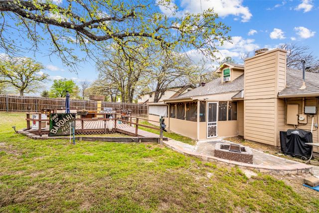 701 Wood Lane, Azle, TX 76020