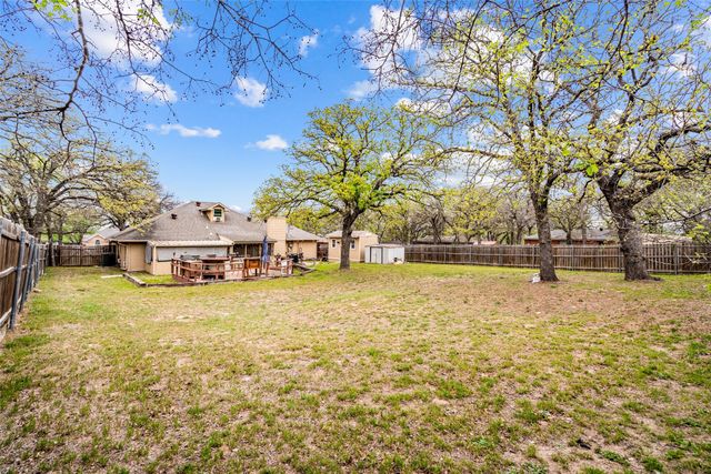 701 Wood Lane, Azle, TX 76020
