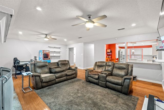 701 Wood Lane, Azle, TX 76020