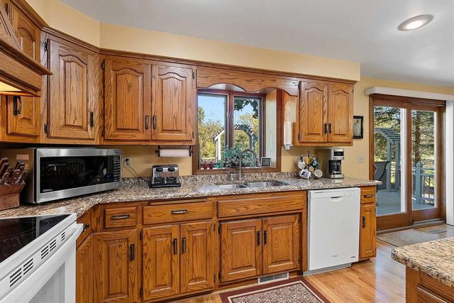 2967 MAYFLOWER ROAD, Green Bay, WI 54311