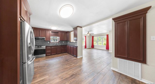 305 WAYCROSS RD, San Antonio, TX 78264