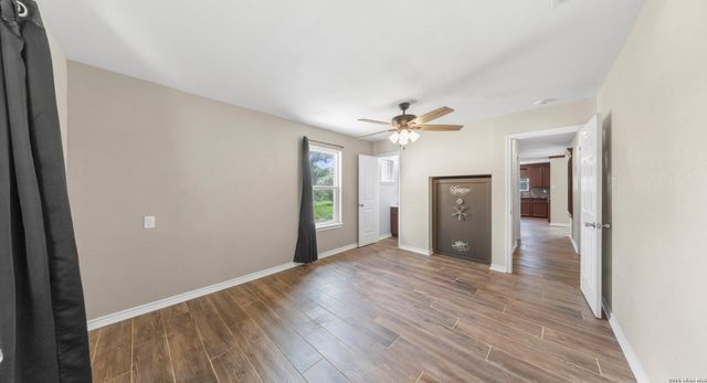 305 WAYCROSS RD, San Antonio, TX 78264