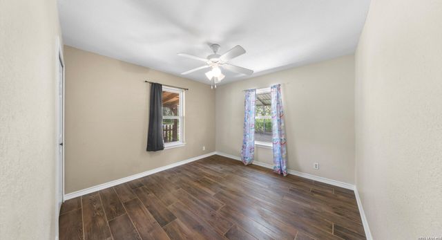 305 WAYCROSS RD, San Antonio, TX 78264