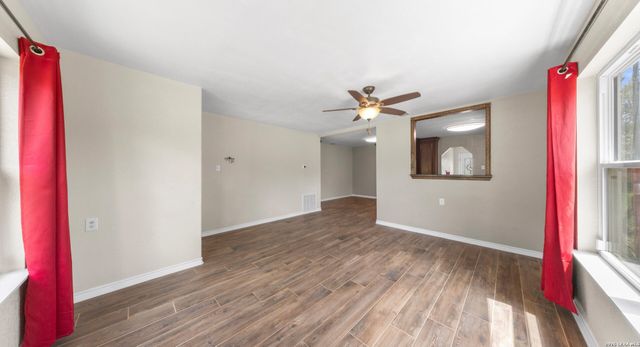 305 WAYCROSS RD, San Antonio, TX 78264