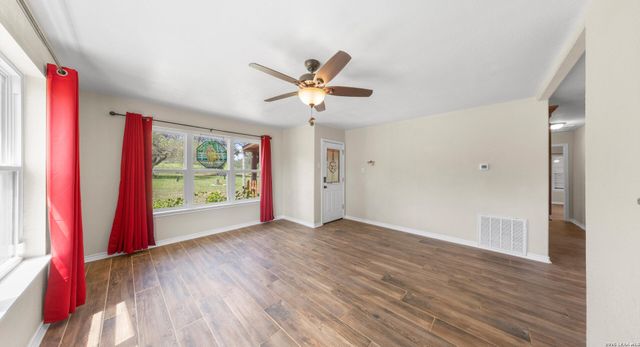 305 WAYCROSS RD, San Antonio, TX 78264