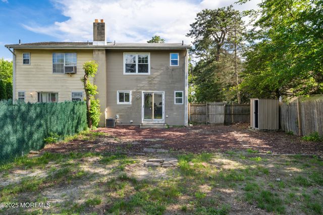 707 Pine Street, Lakehurst, NJ 08733