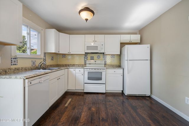 707 Pine Street, Lakehurst, NJ 08733