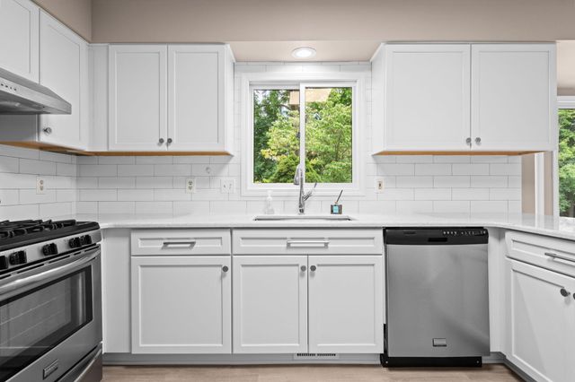 42806 Brookstone Drive, Novi, MI 48377