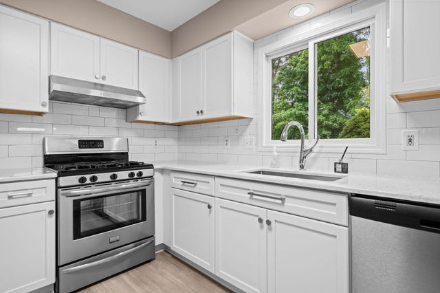 42806 Brookstone Drive, Novi, MI 48377