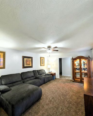 2541 S Brandon Avenue, Springfield, MO 65809