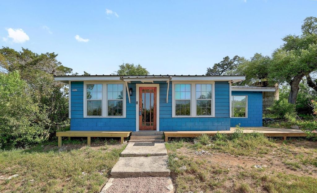 18502 E Lakeview DR, Jonestown, TX 78645