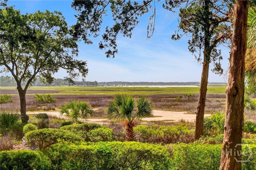 Image 3 of property listing at 237 Lyman Hall, Savannah, GA 31410