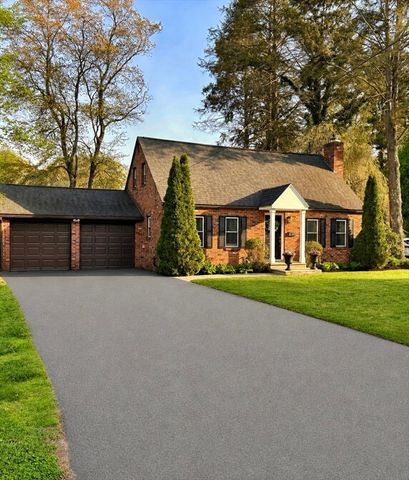 129 Elm St, Agawam, MA 01001