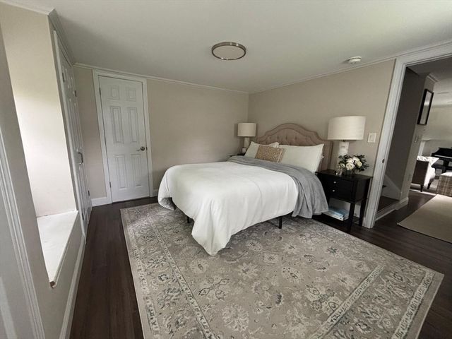 129 Elm St, Agawam, MA 01001