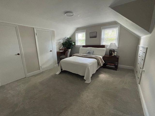 129 Elm St, Agawam, MA 01001