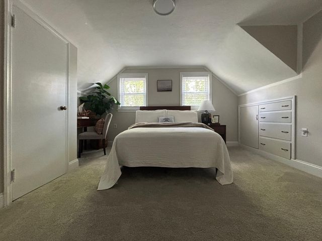 129 Elm St, Agawam, MA 01001