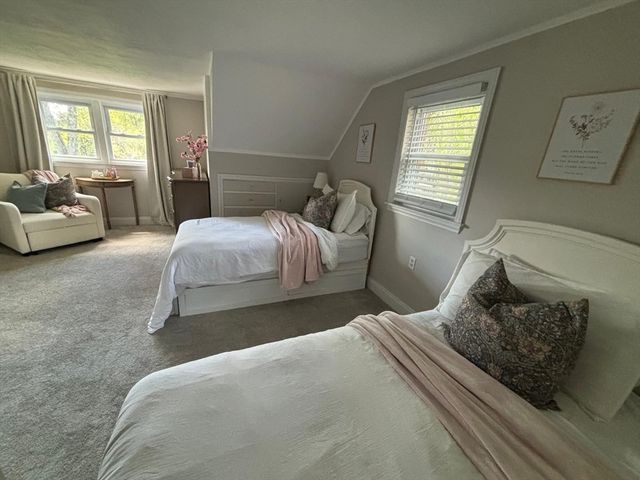 129 Elm St, Agawam, MA 01001