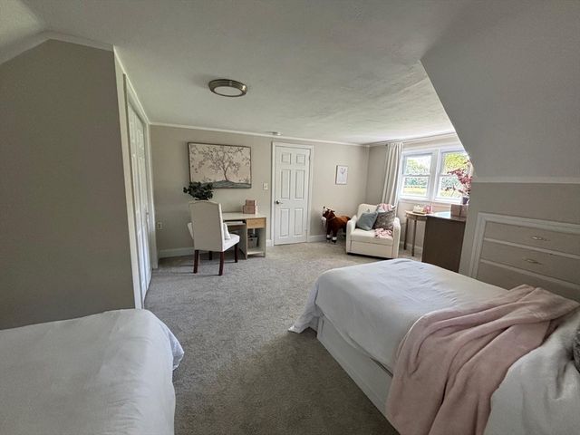 129 Elm St, Agawam, MA 01001