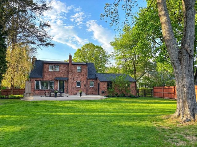 129 Elm St, Agawam, MA 01001